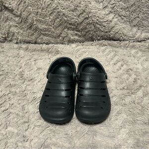 Kids Black Slip-On Shoes crocs- rugged shark